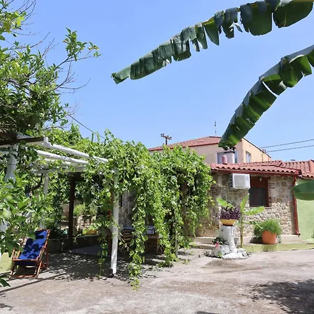 Madlen Tatil Evi *