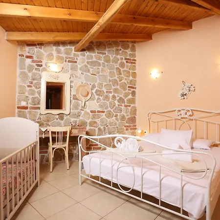 Madlen Tatil Evi Nea Skioni