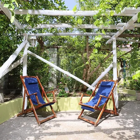 Madlen نيا سكيوني